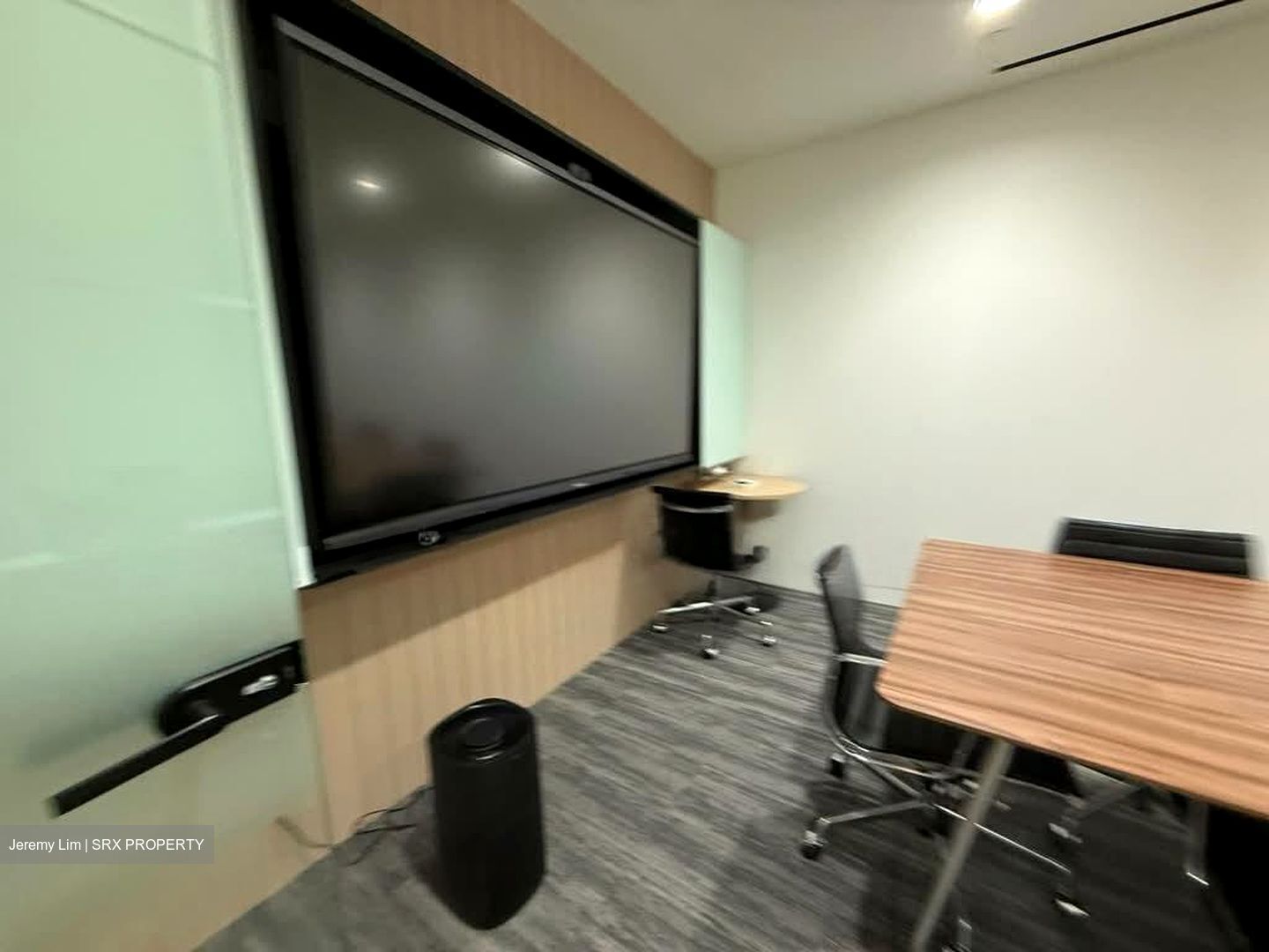 Lippo Centre (D2), Office #568089021